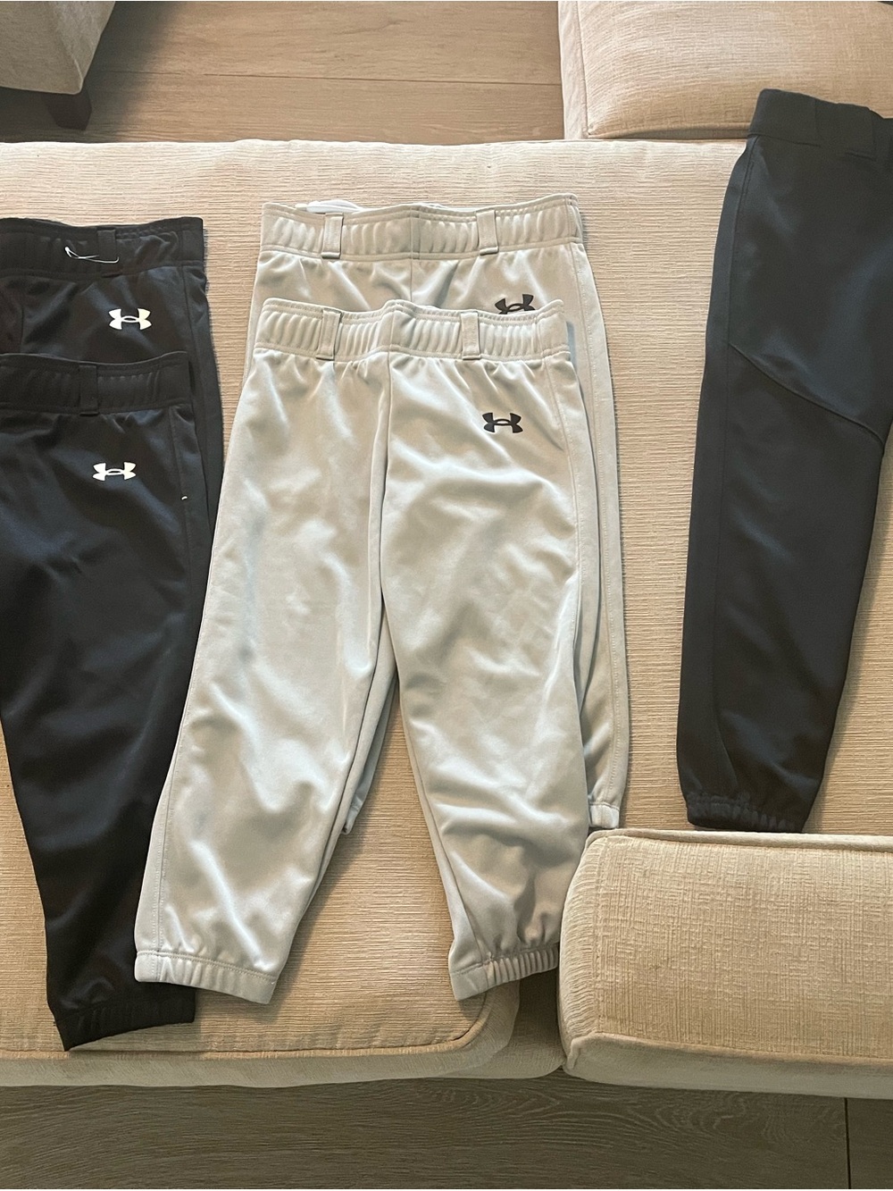 Under Armour Kids Black and Light Gray baseball / football pants youth small